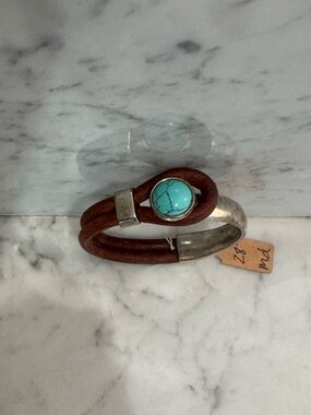 Source Unknown Brown Leather Bracelet with Turquoise Stone and Silver Accents